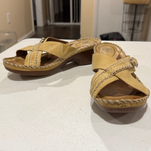 Atiat Tan Leather Wedge Sandals